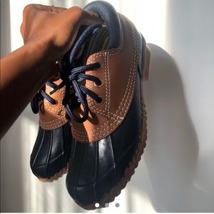 VINTAGE DUCK SHOES
